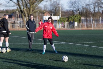 Bild 27 - Frauen SG Holstein Sued - SV Gruenweiss-Siebenbaeumen : Ergebnis: 0:2